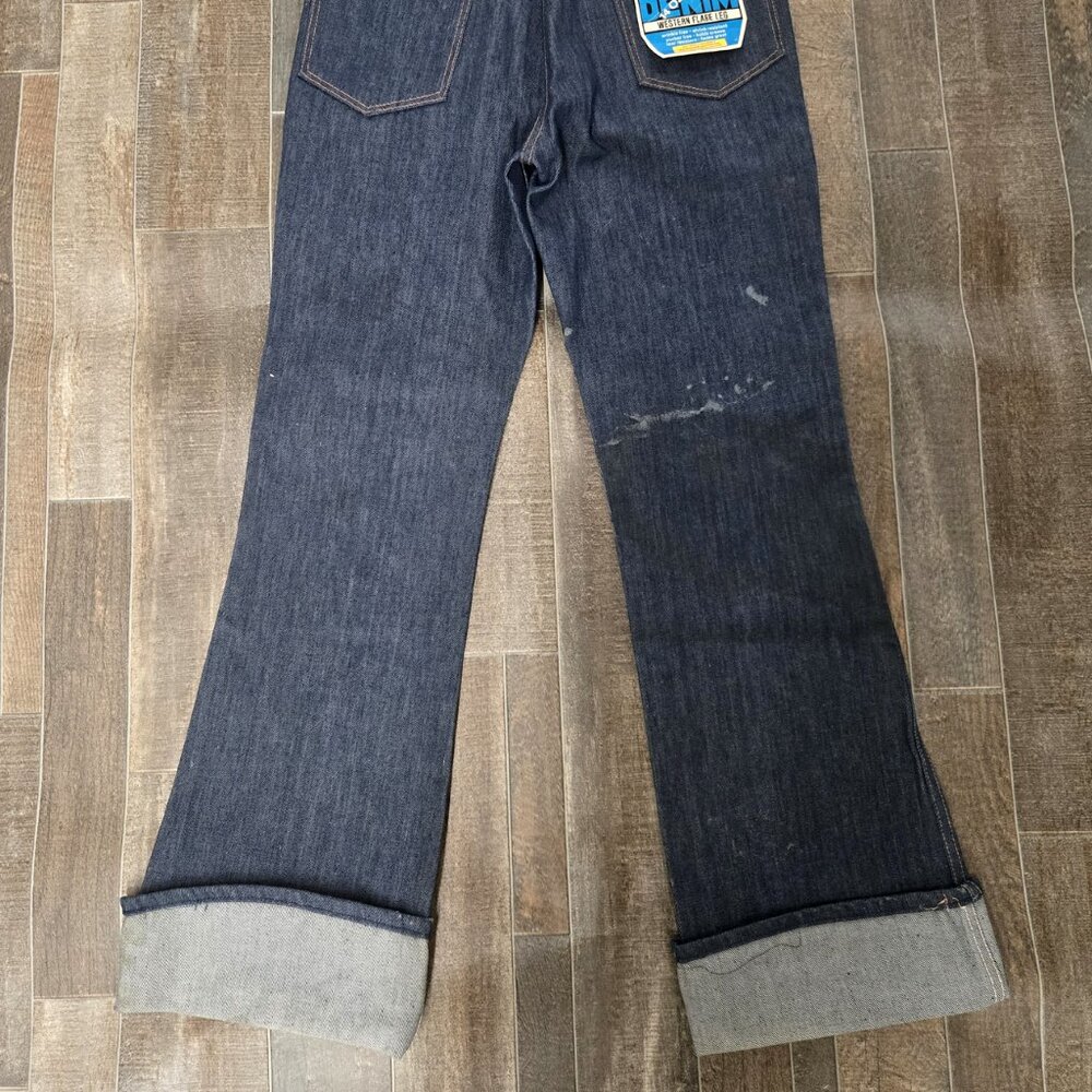 Stylish Vintage flared blue denim jeans. 31 x 36 size. Never worn. Thick Denim - Picture 5 of 10
